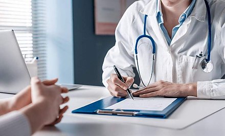 В частном медцентре недоплачивали медикам. Профсоюз разобрался в ситуации