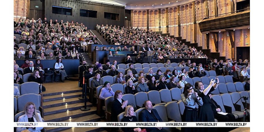 Защитить от угроз в Сети и зависимостей. Родители и эксперты на форуме "Златоуст" ищут ответы на вызовы времени