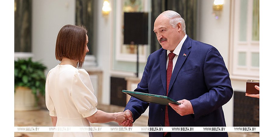 Семинар на ферме, подготовка к саммиту, выдающиеся выпускники и спецпосланник Трампа. Итоги недели Президента