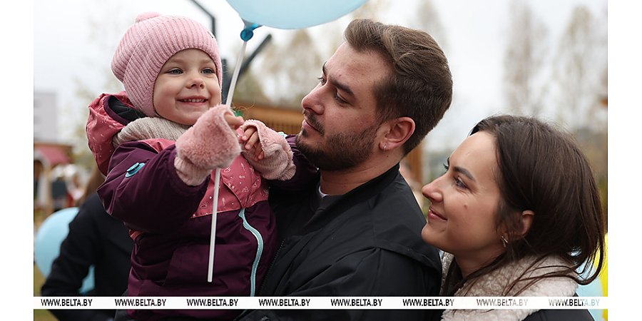 Об увеличении государственной поддержки семей с детьми до трех лет рассказали в Минтруда