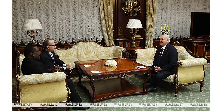 Александр Лукашенко встретился с Президентом Зимбабве