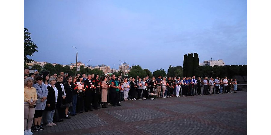В Гродно на рассвете прошел митинг, посвященный Дню всенародной памяти жертв Великой Отечественной войны и геноцида белорусского народа