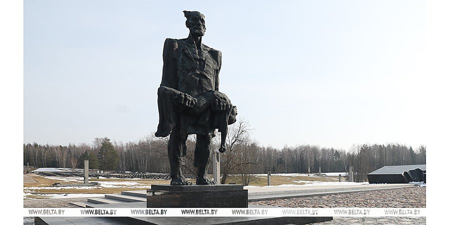 Символ вечной памяти и неутихающей боли. В Беларуси вспоминают жертв трагедии в Хатыни