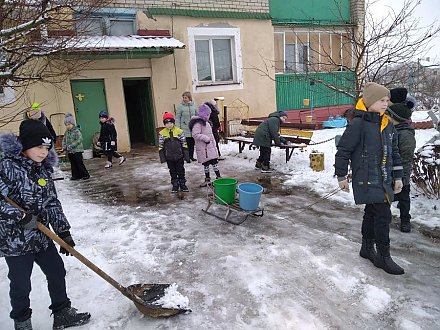 Учащиеся Больтишской базовой школы приняли участие в волонтерской акции «Зимняя пора добрых дел»