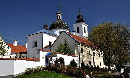 Когда отмечаем День Святой Троицы, поминаем усопших и держим Петров пост. Церковный календарь на июнь 2025 года