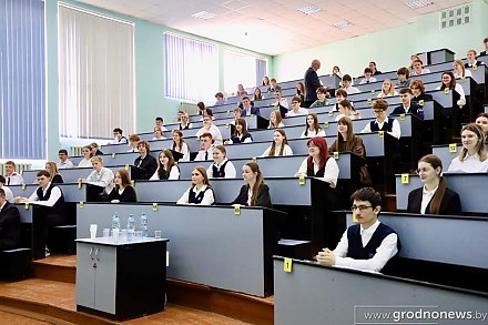 В Гродненской области более 7,1 тысячи абитуриентов сдали ЦЭ и ЦТ по государственным языкам
