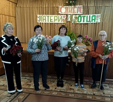 Фотофакт. В Курчевском сельском клубе прошло праздничное мероприятие, посвященное Неделе родительской любви
