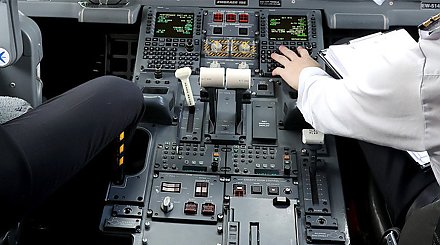 Авиакомпании в странах ЕС продолжают отменять рейсы из-за роста цен на топливо 