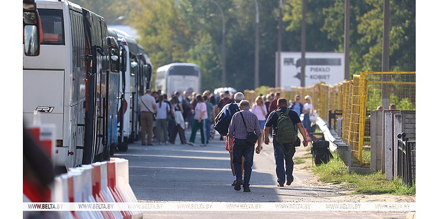 "Ситуация - кошмар!" Рассказываем об атмосфере перед пунктом пропуска "Брест" 