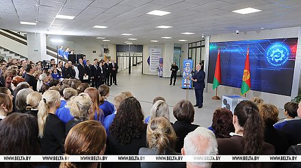 Александр Лукашенко в Минске дал старт работе Центра технического творчества детей и молодежи