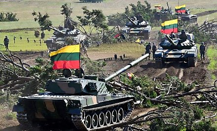 Литва ради строительства военного полигона на границе с Беларусью убивает природный заповедник, а несогласным затыкает рот