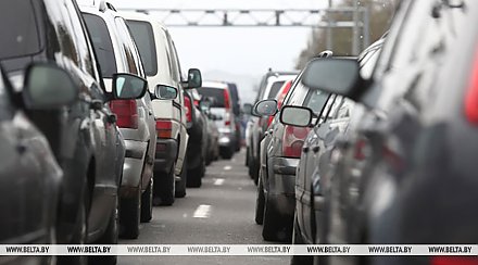 ГПК: перед выходными более 2,5 тыс. легковушек ожидают на границе въезда в Польшу