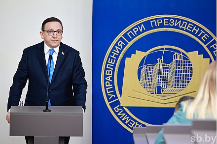 Перцов — руководителям региональных СМИ: никакого морального права подвести Родину и Президента мы не имеем