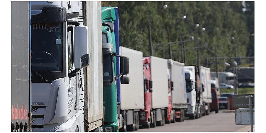 Очереди продолжают расти: более 1860 грузовиков и 370 легковушек ожидают въезда в ЕС