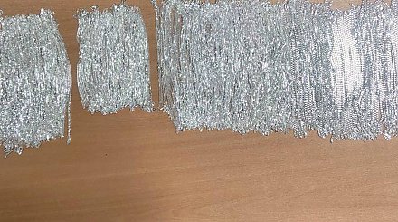 Два белоруса пытались ввезти из Польши спрятанные в обуви более 600 серебряных цепочек