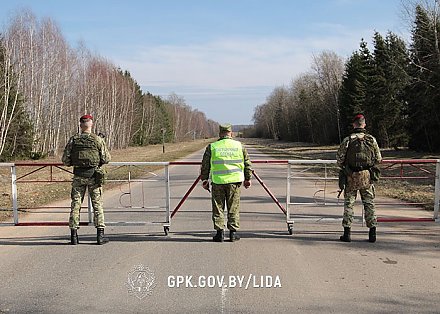 Пограничники и внутренние войска отрабатывают вопросы взаимодействия по охране границы 