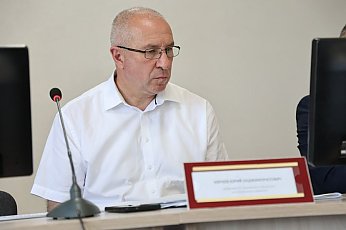 Массовая уборка зерновых в Принеманье начнется на следующей неделе. Такой акцент сделан на совещании в Вороновском районе с участием губернатора