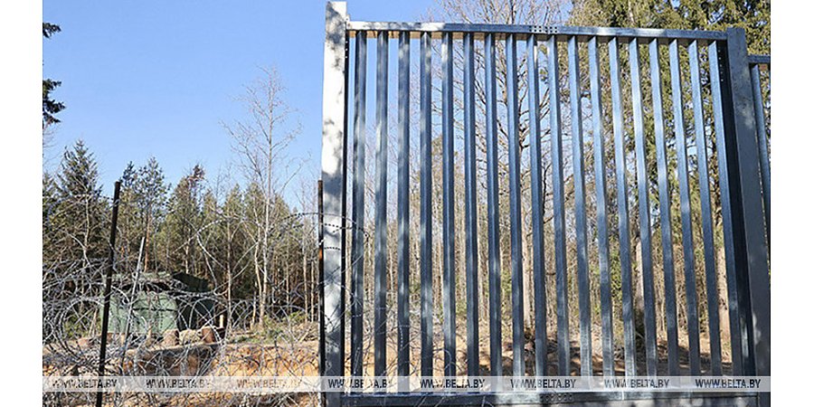 Польша начала строительство нового заграждения на границе с Беларусью