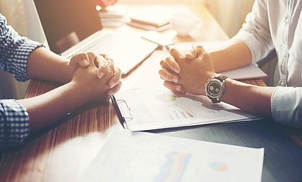 Профсоюз помог: семья погибшего работника получила матпомощь