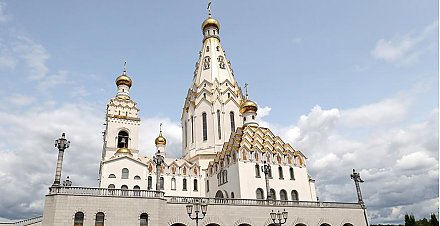 Православные верующие празднуют Преображение Господне