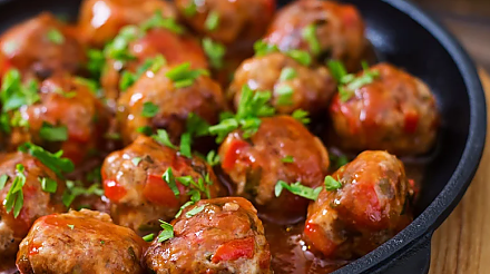 Приготовьте любое мясное блюдо в день Григория: приметы на 23 января