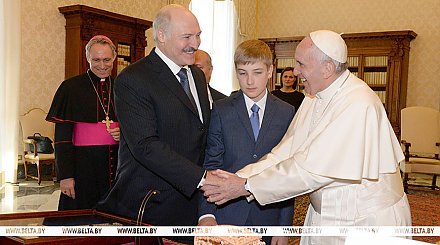"У нас одинаковые принципы и взгляды". Какой была встреча Лукашенко с Франциском в 2016-м?