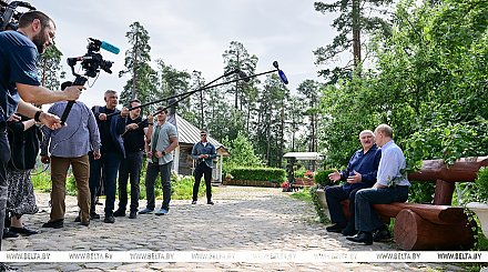 "Выходные положим на алтарь обсуждения". Подробности встречи Александра Лукашенко и Владимира Путина на Валааме