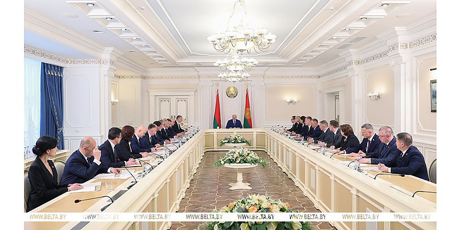 Кадры, идеология, работа с гражданами. Что Александр Лукашенко требует от "политического штаба" Президента