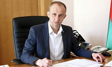 Первый заместитель председателя облисполкома Юрий Валеватый провел прямую телефонную линию