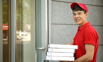 Возможностей для трудоустройства стало больше. В Беларуси расширили перечень мест работы для подростков