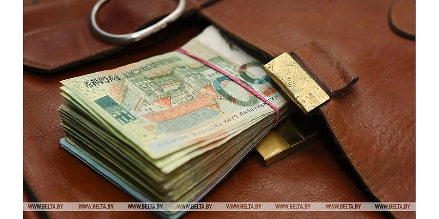 Притворился тяжелобольным. Мошенники прислали гродненке фальшивое фото друга в коме, чтобы выманить деньги