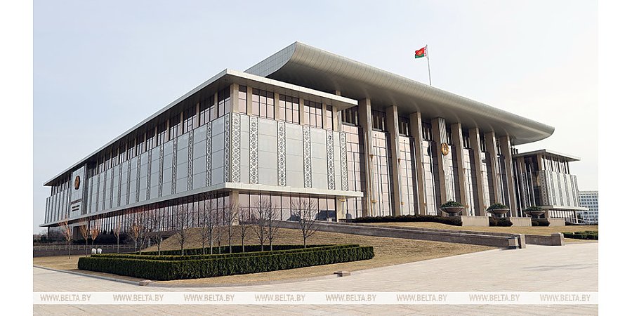 Александр Лукашенко: коллектив ЖКХ своим ежедневным трудом обеспечивает чистоту, комфорт и безопасность 