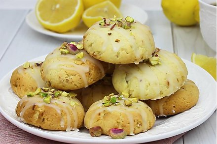 Кулинарный блогер поделилась рецептом лимонного печенья с фисташками