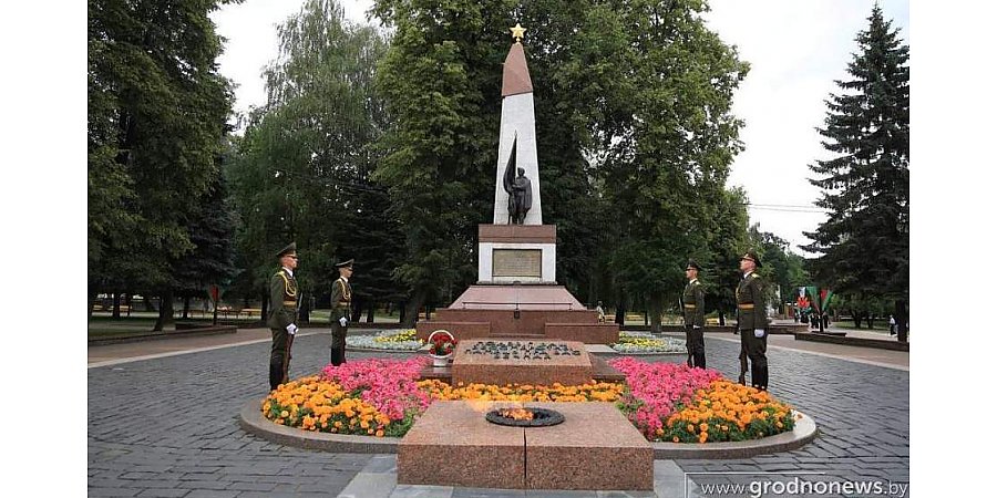 В День всенародной памяти жертв Великой Отечественной войны и геноцида белорусского народа в Гродно прошел митинг-реквием