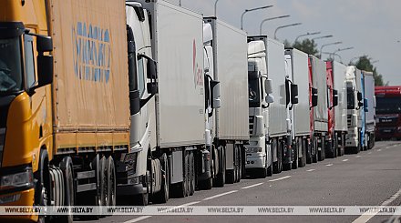 Более 3 тыс. легковушек и фур ожидают на границе въезда в Польшу - ГПК