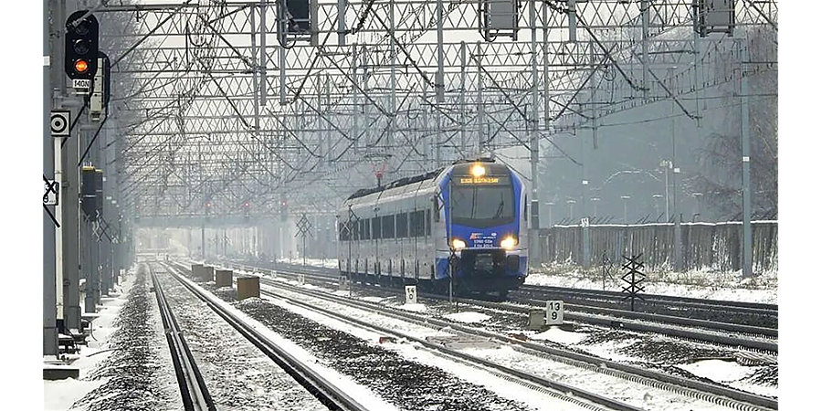 Паралич на польских железных дорогах: поезда отменяются, пассажиры ждут часами