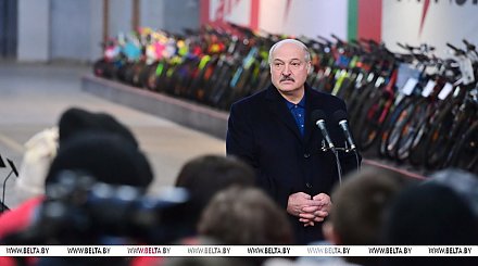 Александр Лукашенко требует, чтобы этот завод загремел на весь мир. Рассказываем о непростой судьбе минского гиганта