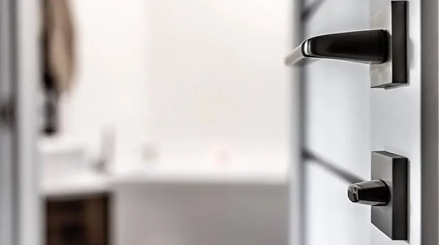 Закройте окна и двери на ночь: народные приметы на 15 апреля