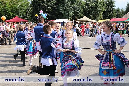 ПРОГРАММА ПРАЗДНОВАНИЯ  Дня народного единства и XII открытого районного фестиваля  народных традиций и искусства «Кола сяброўства»