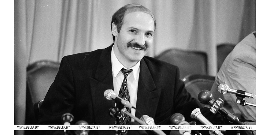 "Ваш ход, глава государства!". Годовщина первой инаугурации Президента Беларуси в 1994 году 