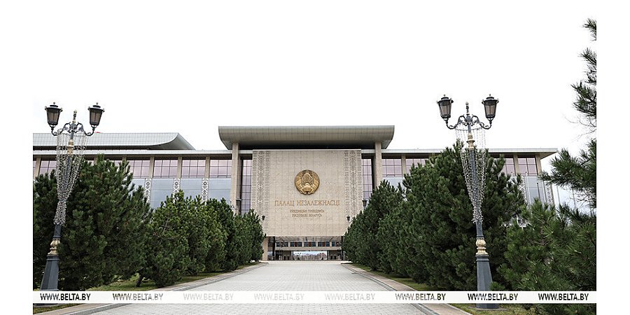 Законотворчество, работа с гражданами и местными советами. Александр Лукашенко принял с докладом Наталью Кочанову