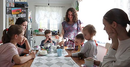 В Беларуси с 1 июля начинается прием заявлений на единовременную выплату для многодетных семей