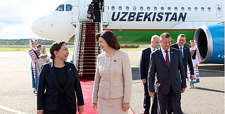 Начался визит в Беларусь парламентской делегации Узбекистана