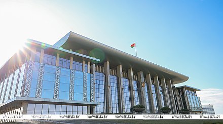 Александр Лукашенко заслушал доклад главы МЧС. В центре внимания - последствия непогоды и их ликвидация