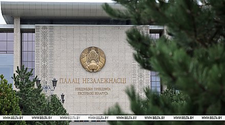 "Ваша работа - это "горячая сковородка". Лукашенко собрал совещание с руководством Администрации Президента