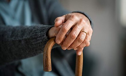 В каких случаях возможно освобождение от алиментов на родителя?