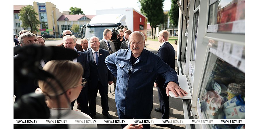 Торговля на селе и перспективы БелОМО. Александр Лукашенко посетил Вилейский район