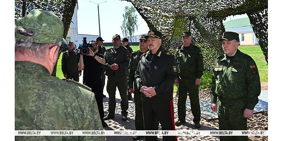 Военная тематика в центре внимания. Александр Лукашенко приехал к ракетчикам в Осиповичский район