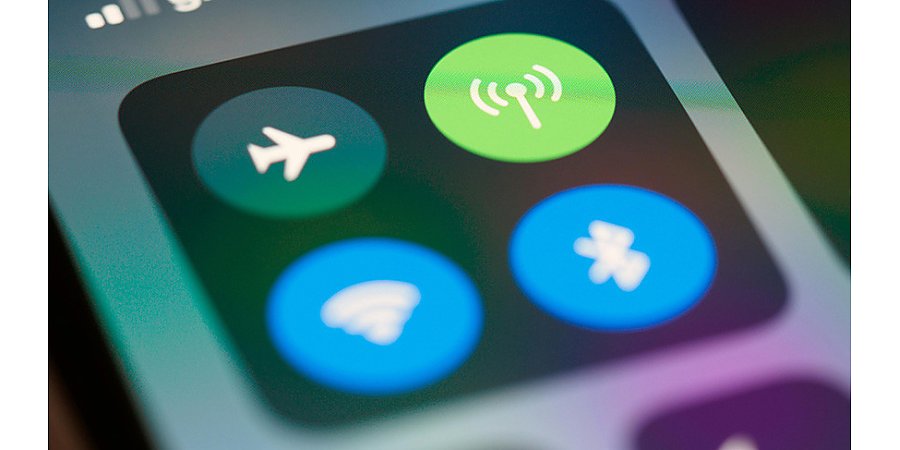 "Безлимиты никуда не исчезают". В Минсвязи развеяли мифы о новом регулировании мобильного интернета