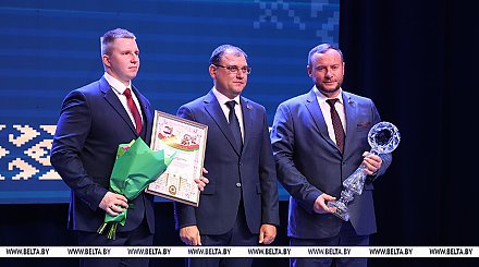 Каранкевич вручил премии правительства за достижения в области качества